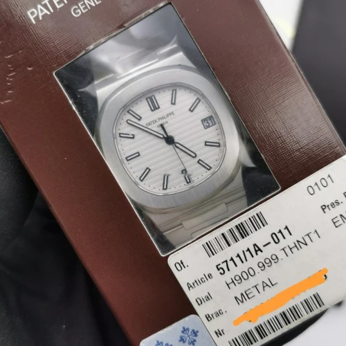 Patek Philippe Nautilus 5711 Double Sealed Patek Philippe Nautilus 5711 Double Sealed