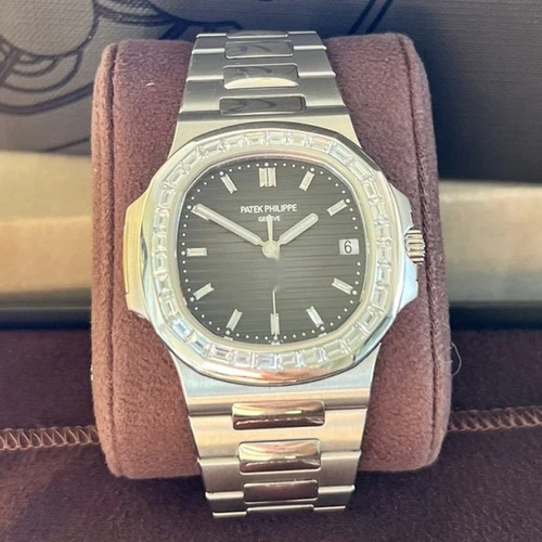 Patek Philippe Nautilus 5711/110P-001- Patek Philippe Nautilus 5711/110P-001-