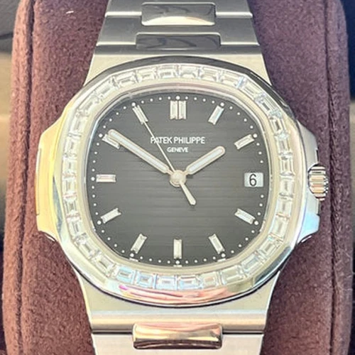 Patek Philippe Nautilus 5711/110P-001- Patek Philippe Nautilus 5711/110P-001-