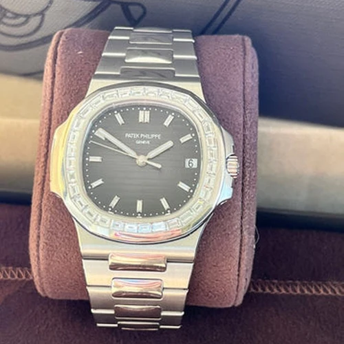 Patek Philippe Nautilus 5711/110P-001- Patek Philippe Nautilus 5711/110P-001-