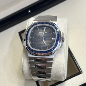 Patek Philippe Nautilus 5711/111P-001 Platinum Nautilus Blue Sapphire Bezel Unworn 2021 In Stock Patek Philippe Nautilus 5711/111P-001 Platinum Nautilus Blue Sapphire Bezel Unworn 2021 In Stock