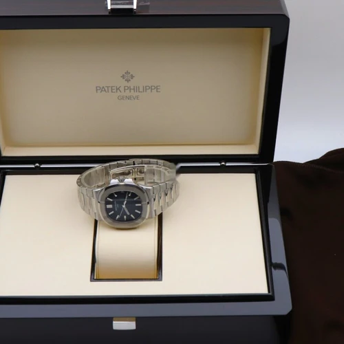 Patek Philippe Nautilus 5711/1A-010 NEW 2018 Patek Philippe Nautilus 5711/1A-010 NEW 2018