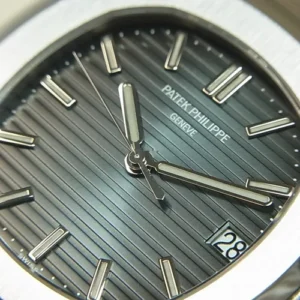 Patek Philippe Nautilus 5711/1A Blue-Black Dial 2015 Full Set & Full Serviced Patek Philippe Nautilus 5711/1A Blue-Black Dial 2015 Full Set & Full Serviced