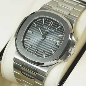 Patek Philippe Nautilus 5711/1A Blue-Black Dial 2015 Full Set & Full Serviced Patek Philippe Nautilus 5711/1A Blue-Black Dial 2015 Full Set & Full Serviced
