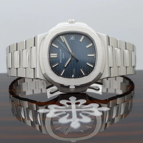 Patek Philippe Nautilus Jumbo 40mm blue gray / blau grau Ref. 5711 - German LC100 Full Set - 1st. owner Patek Philippe Nautilus Jumbo 40mm blue gray / blau grau Ref. 5711 - German LC100 Full Set - 1st. owner