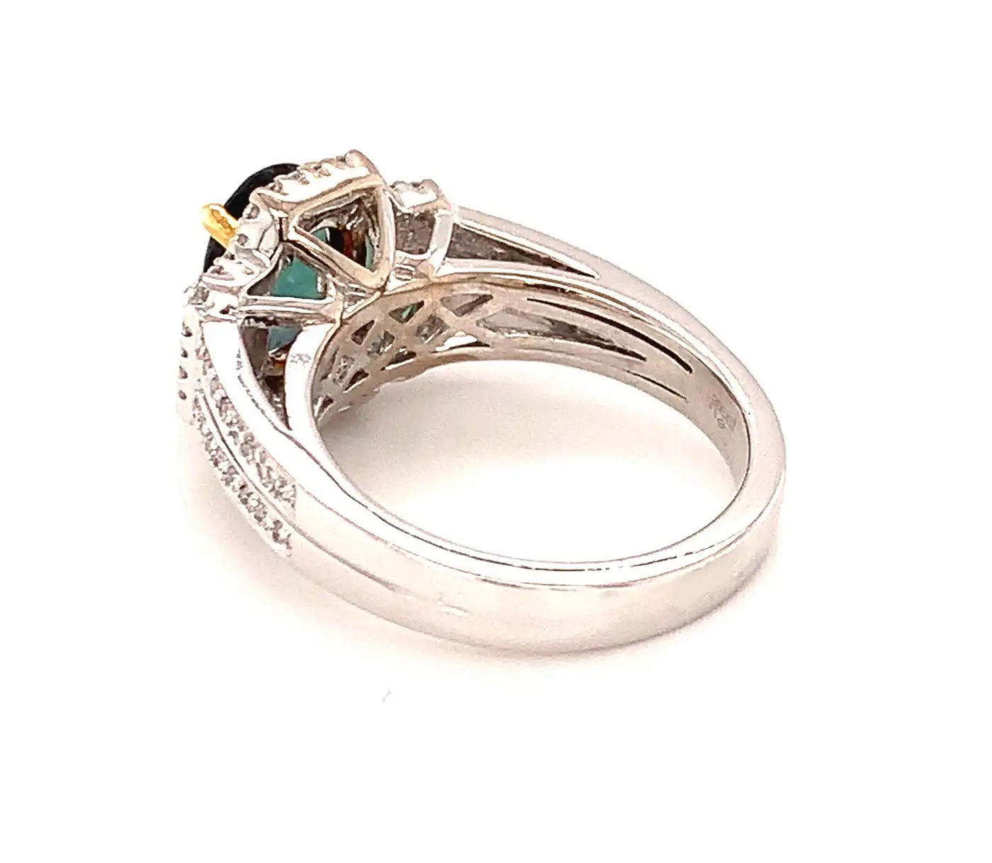2.02 Carat GIA Certified Alexandrite Chrysoberyl and Diamond Engagement Ring 2.02 Carat GIA Certified Alexandrite Chrysoberyl and Diamond Engagement Ring