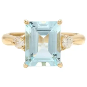 3.28 Carat Impressive Natural Aquamarine and Diamond 14 Karat Yellow Gold Ring 3.28 Carat Impressive Natural Aquamarine and Diamond 14 Karat Yellow Gold Ring