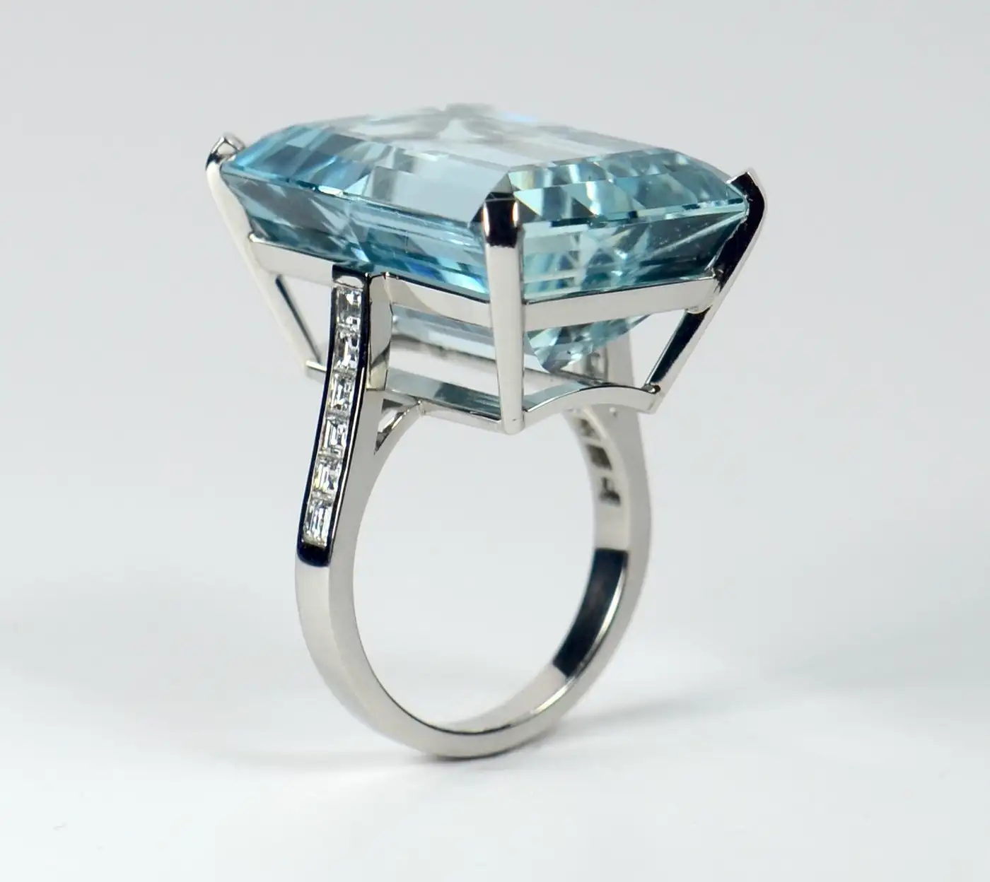 32.70 Carat Aquamarine and Diamond Cocktail Ring 32.70 Carat Aquamarine and Diamond Cocktail Ring