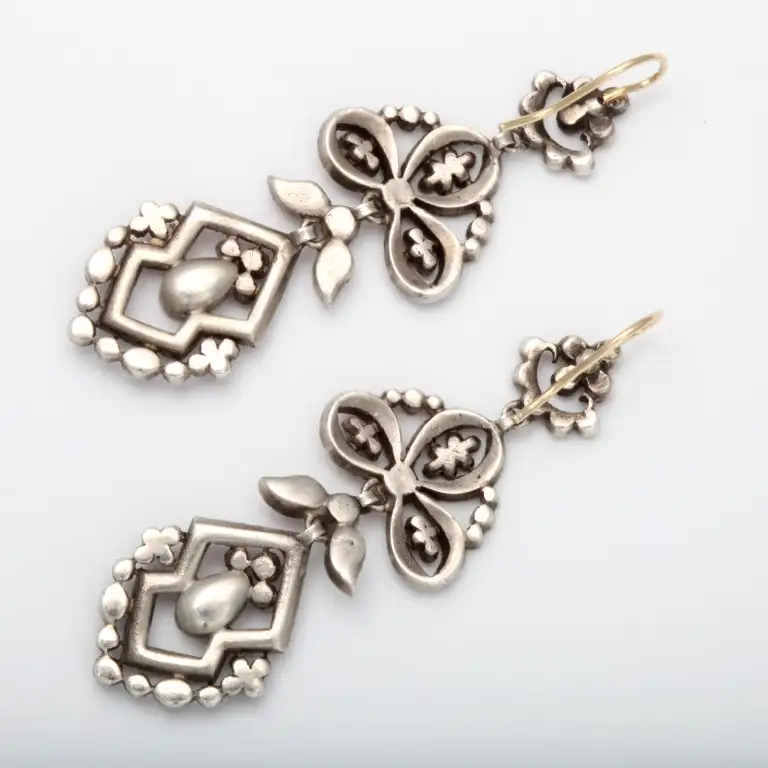 Antique Edwardian Earrings of Pink Paste Earrings Antique Edwardian Earrings of Pink Paste Earrings