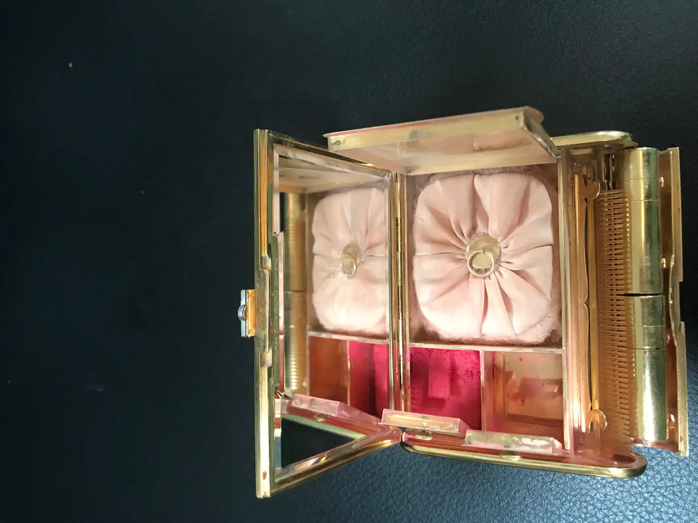 Cartier 18 Karat Yellow Gold Vanity Case 279 Grammes, Art Deco, 279 Gm Gold, Rare Cartier 18 Karat Yellow Gold Vanity Case 279 Grammes, Art Deco, 279 Gm Gold, Rare