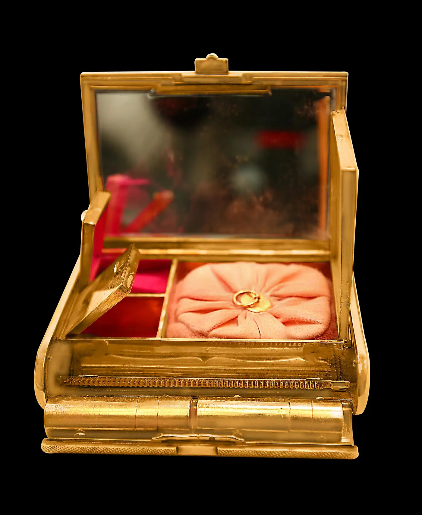 Cartier 18 Karat Yellow Gold Vanity Case 279 Grammes, Art Deco, 279 Gm Gold, Rare Cartier 18 Karat Yellow Gold Vanity Case 279 Grammes, Art Deco, 279 Gm Gold, Rare