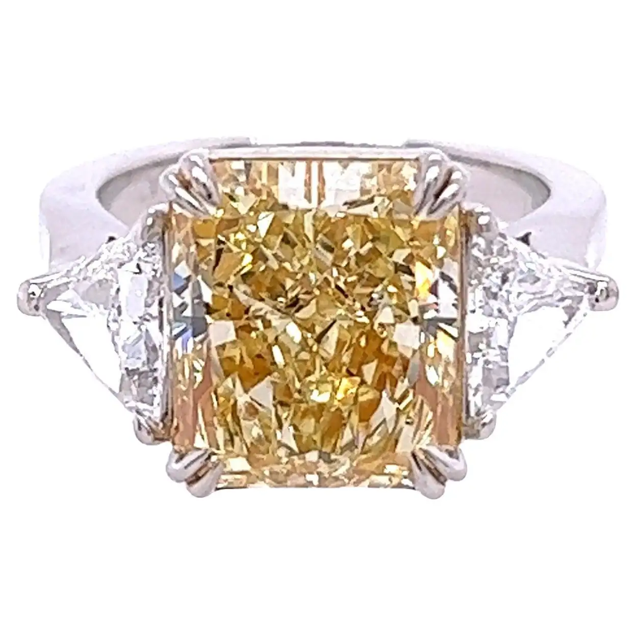 David Rosenberg 5.68 ct Fancy Light Yellow Radiant GIA Diamond Engagement Ring David Rosenberg 5.68 ct Fancy Light Yellow Radiant GIA Diamond Engagement Ring