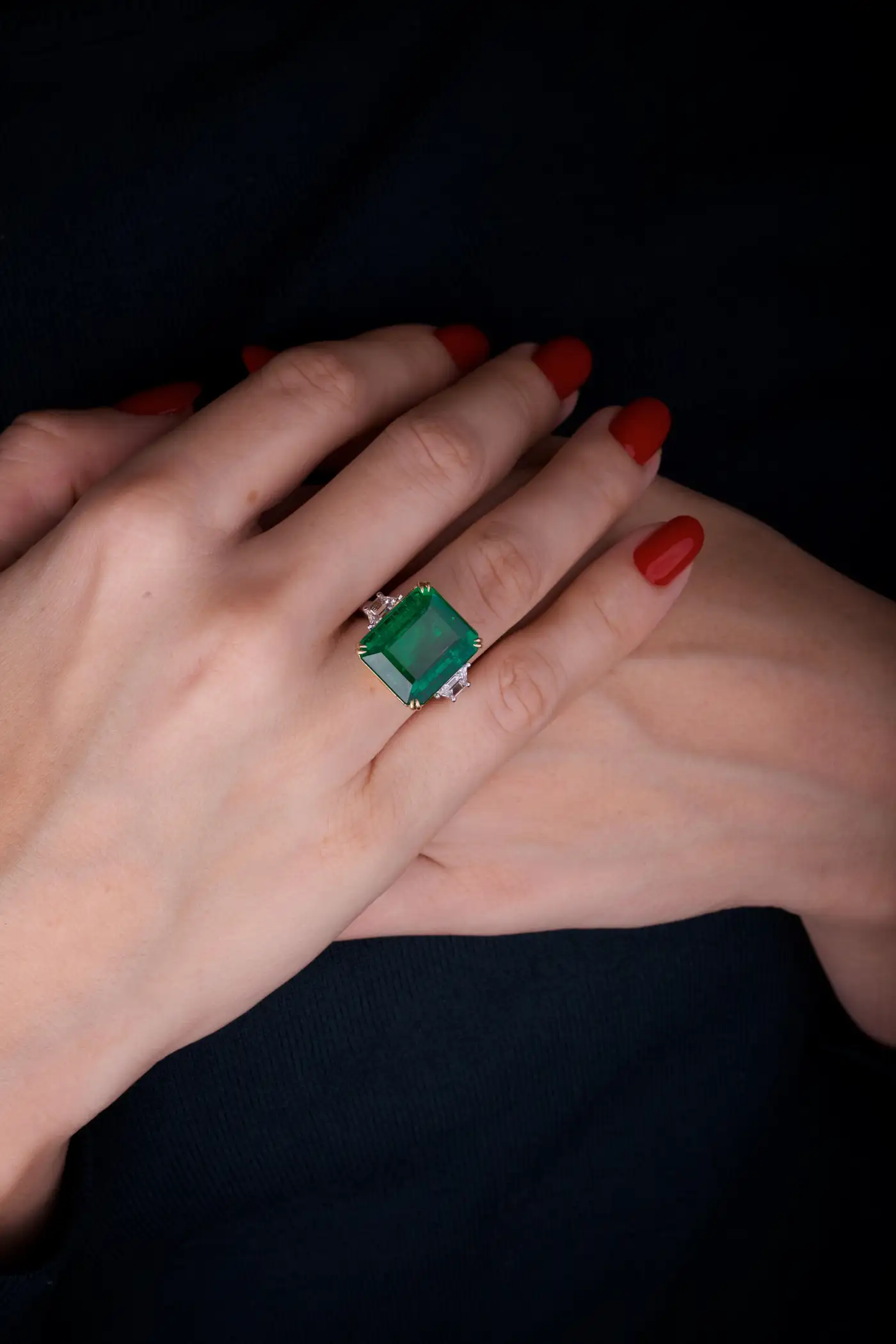 Emilio Jewellery Certified Vivid Green 17.08 Carat Emerald Diamond Ring Emilio Jewellery Certified Vivid Green 17.08 Carat Emerald Diamond Ring