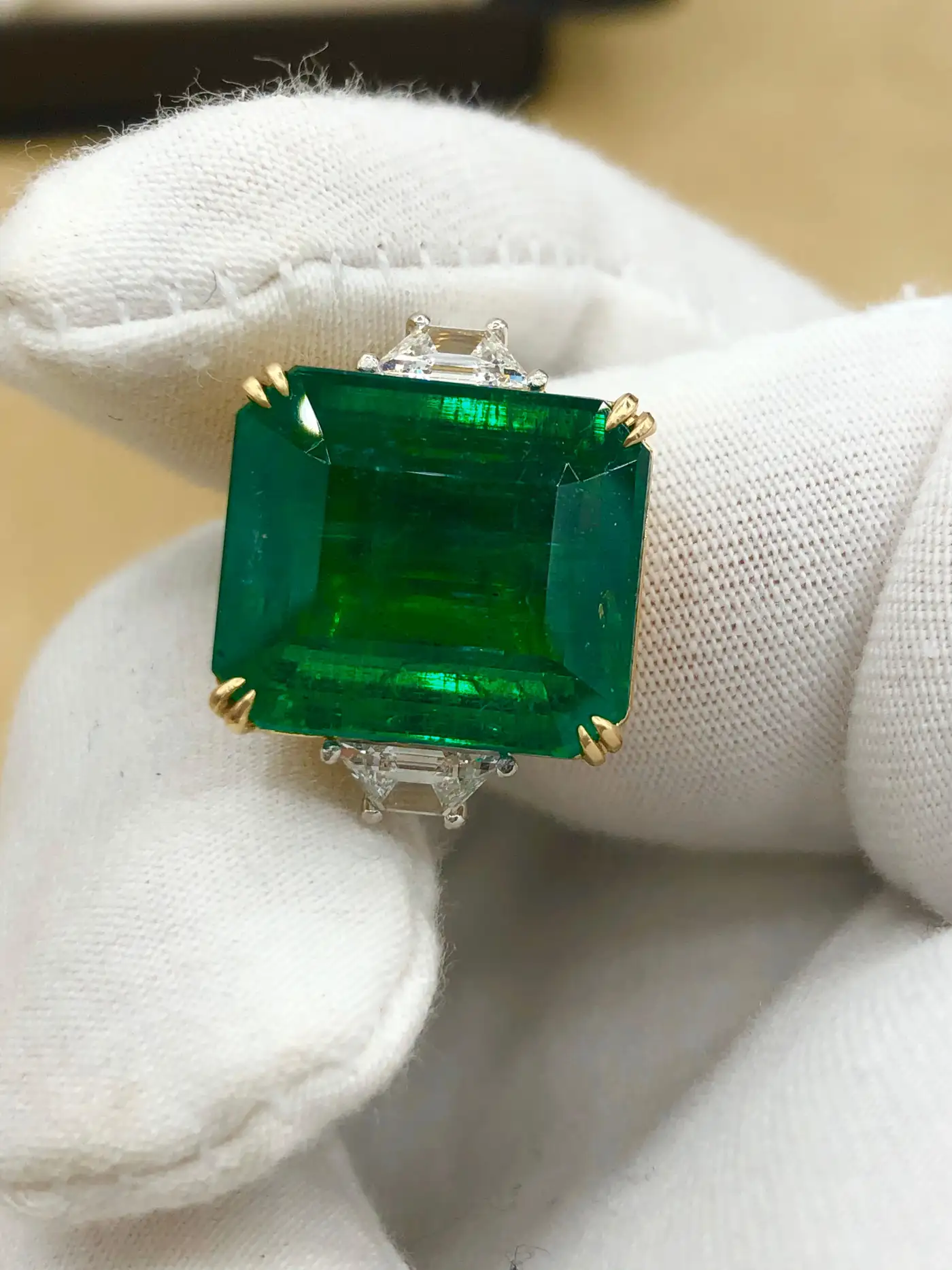 Emilio Jewellery Certified Vivid Green 17.08 Carat Emerald Diamond Ring Emilio Jewellery Certified Vivid Green 17.08 Carat Emerald Diamond Ring