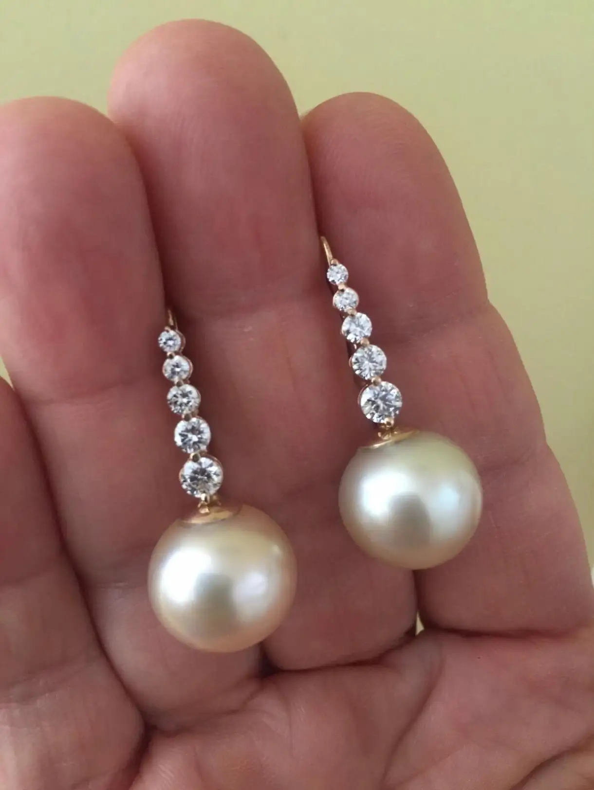 Estate South Sea Pearl Diamond Drop Earrings Estate South Sea Pearl Diamond Drop Earrings