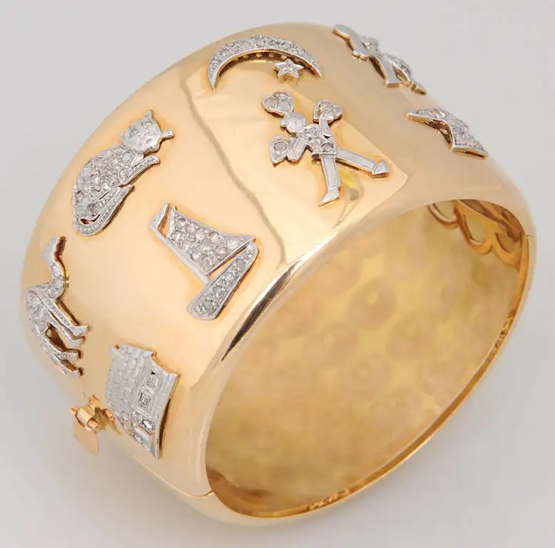 Retro Art Deco Diamond Platinum Charms Gold Bangle Retro Art Deco Diamond Platinum Charms Gold Bangle