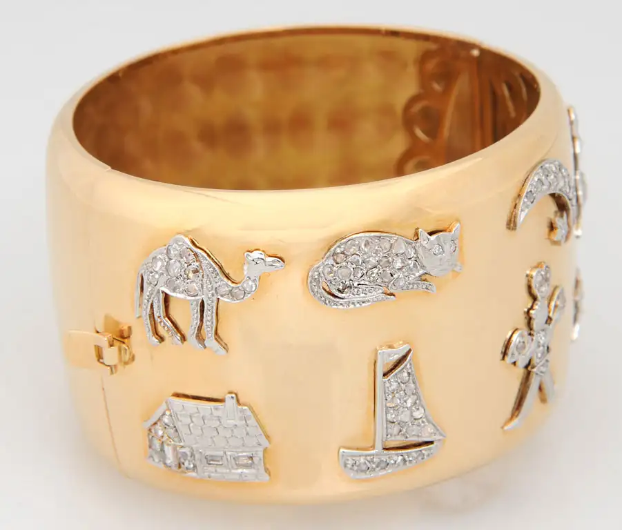 Retro Art Deco Diamond Platinum Charms Gold Bangle Retro Art Deco Diamond Platinum Charms Gold Bangle
