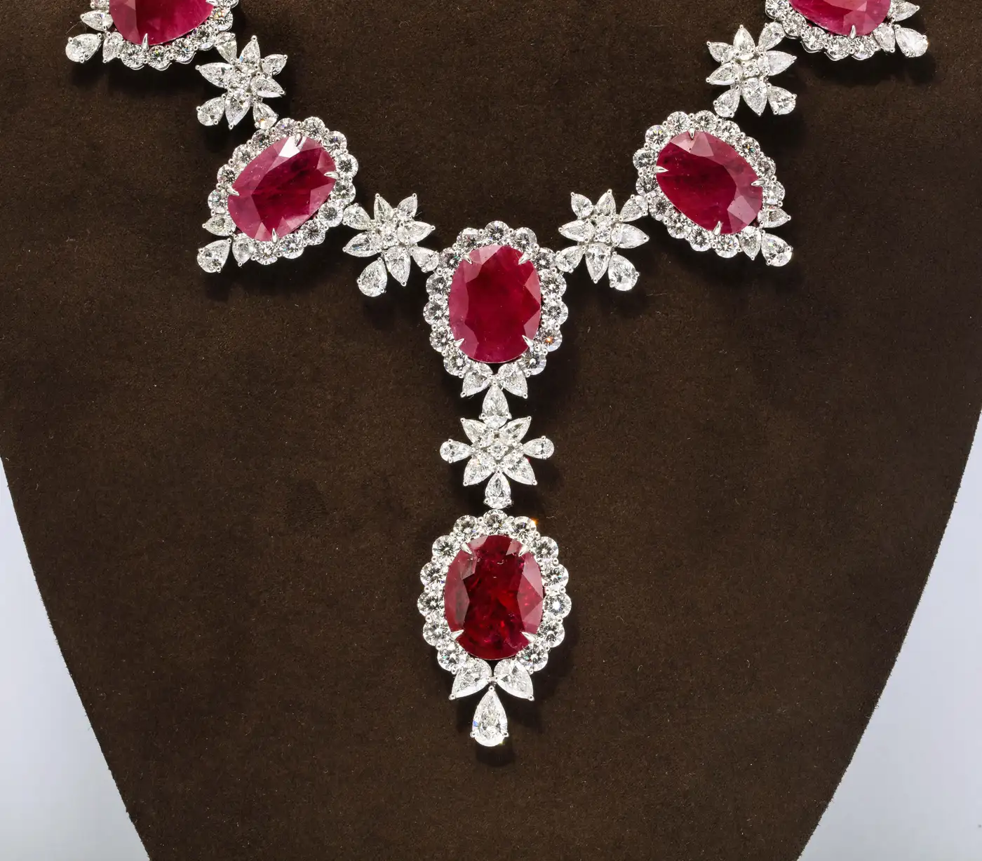 Ruby and Diamond Necklace For Sale Ruby and Diamond Necklace For Sale
