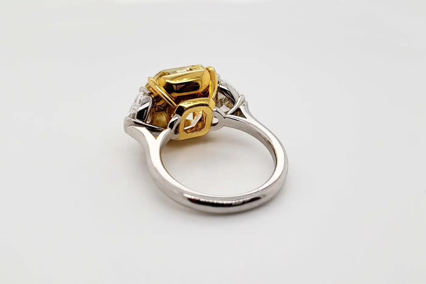 Scarselli 10 Carat Fancy Intense Yellow Internally Flawless Radiant Diamond Ring Scarselli 10 Carat Fancy Intense Yellow Internally Flawless Radiant Diamond Ring