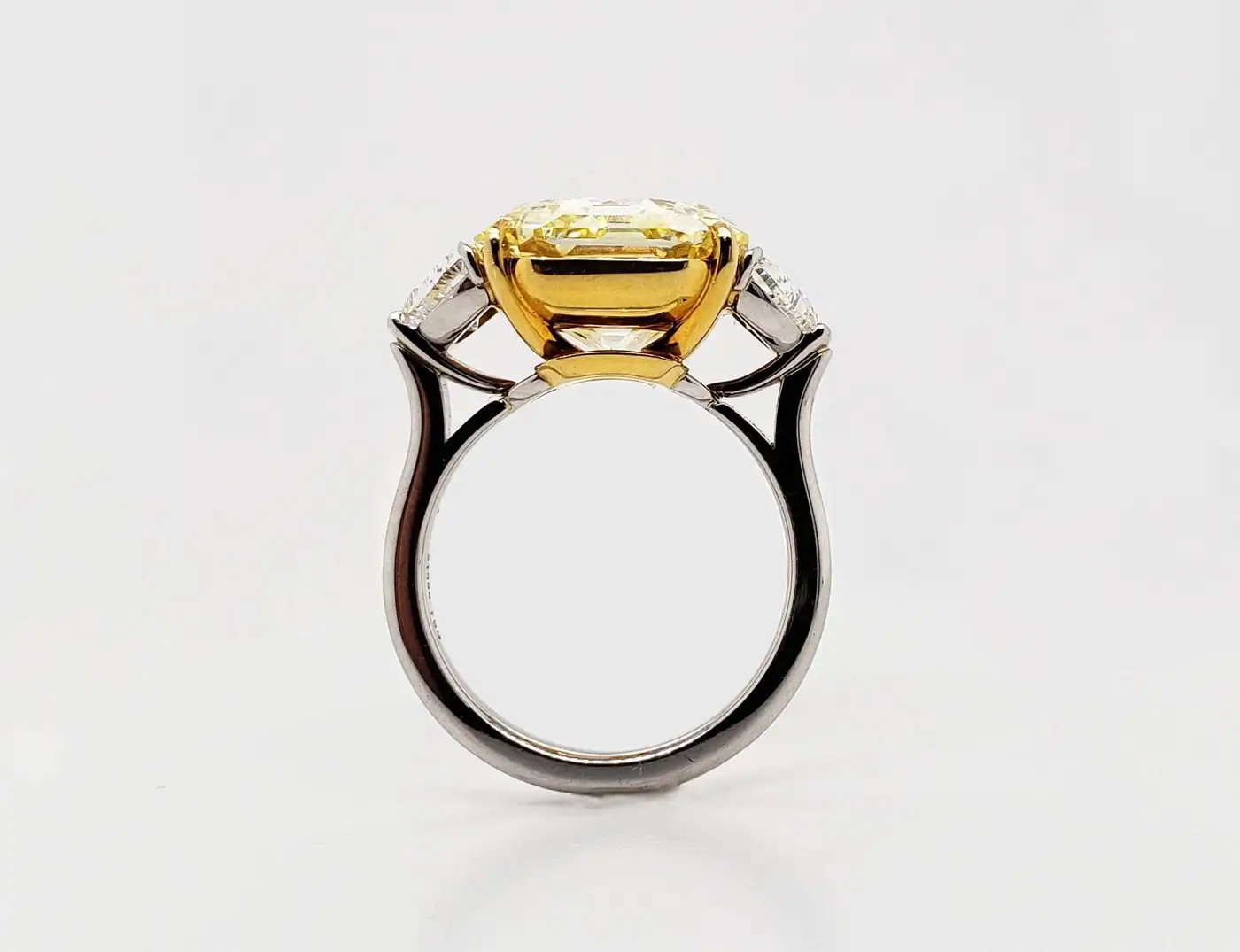 Scarselli 10 Carat Fancy Intense Yellow Internally Flawless Radiant Diamond Ring Scarselli 10 Carat Fancy Intense Yellow Internally Flawless Radiant Diamond Ring