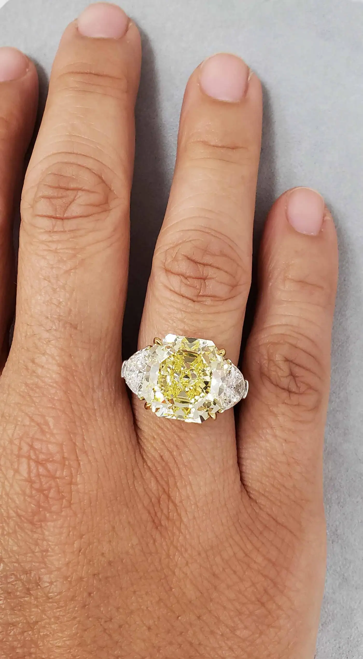 Scarselli 10 Carat Fancy Intense Yellow Internally Flawless Radiant Diamond Ring Scarselli 10 Carat Fancy Intense Yellow Internally Flawless Radiant Diamond Ring