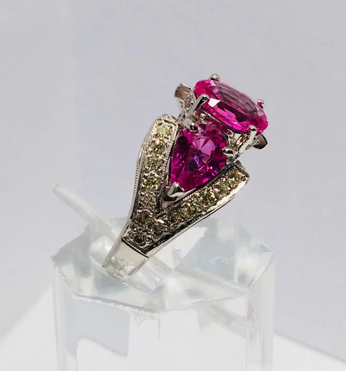 Spectacular Vivid Pink Sapphire Diamond Platinum Three-Stone Ring Spectacular Vivid Pink Sapphire Diamond Platinum Three-Stone Ring