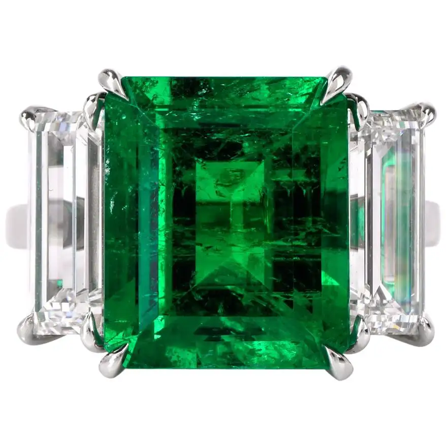 Three-Stone Rectangular Emerald Diamond Platinum Ring Three-Stone Rectangular Emerald Diamond Platinum Ring